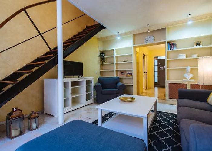 Pajaritos - Private Parking Included *